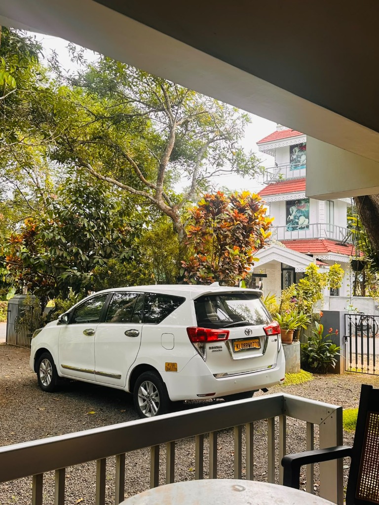 Toyota Innova Crysta KL 08 BW 0770 Rear View